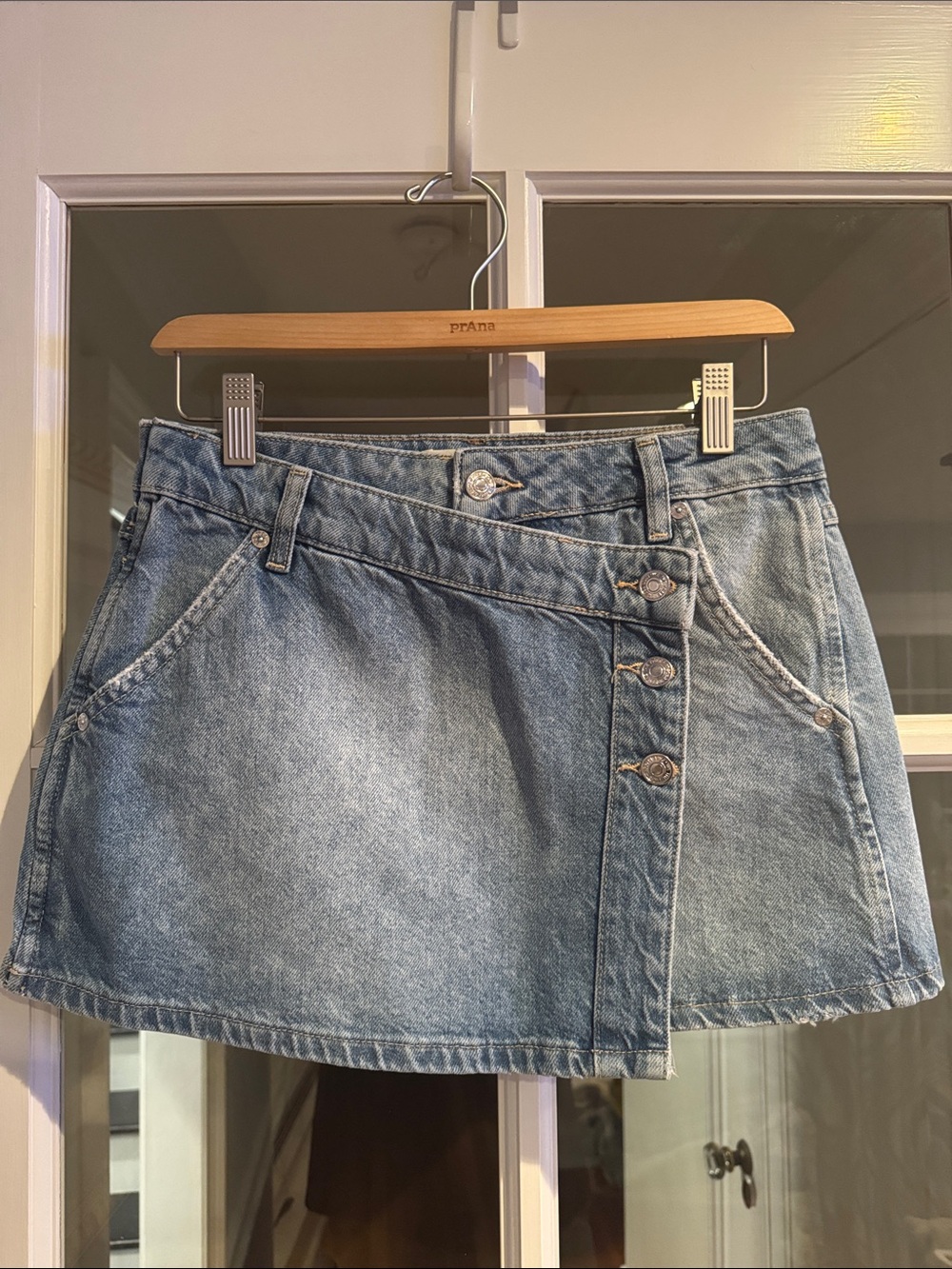 We The Free Light Blue Denim Asymmetrical Button Mini Skirt sz25 NWOT